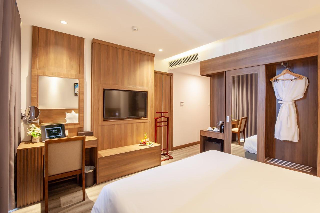 Merlot Hotel На Транг Екстериор снимка